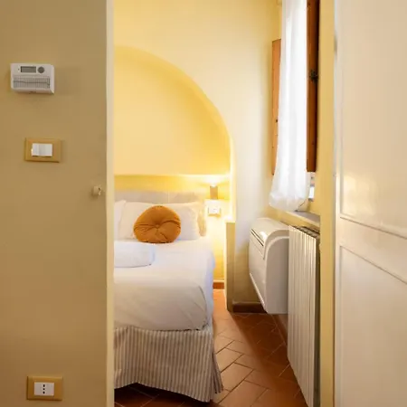 Ponte Vecchio Charming Flat- Restyling June 2026 * フィレンツェ
