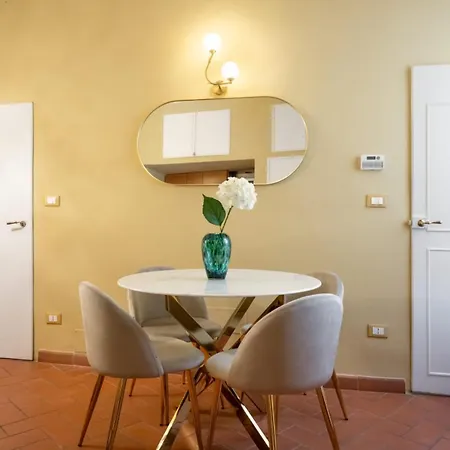 Ponte Vecchio Charming Flat- Restyling June 2026 アパート *