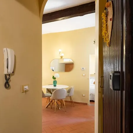Ponte Vecchio Charming Flat- Restyling June 2026