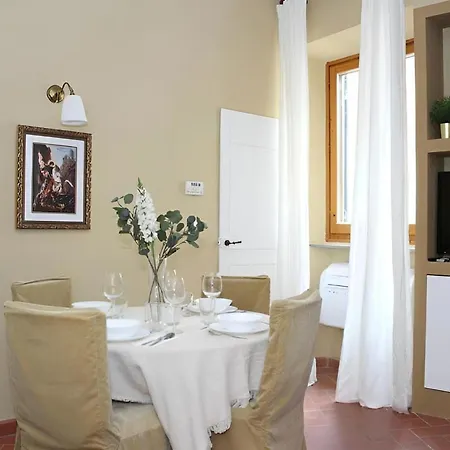 Giulia Appartamento, 250mt Da Ponte Vecchio Apartman